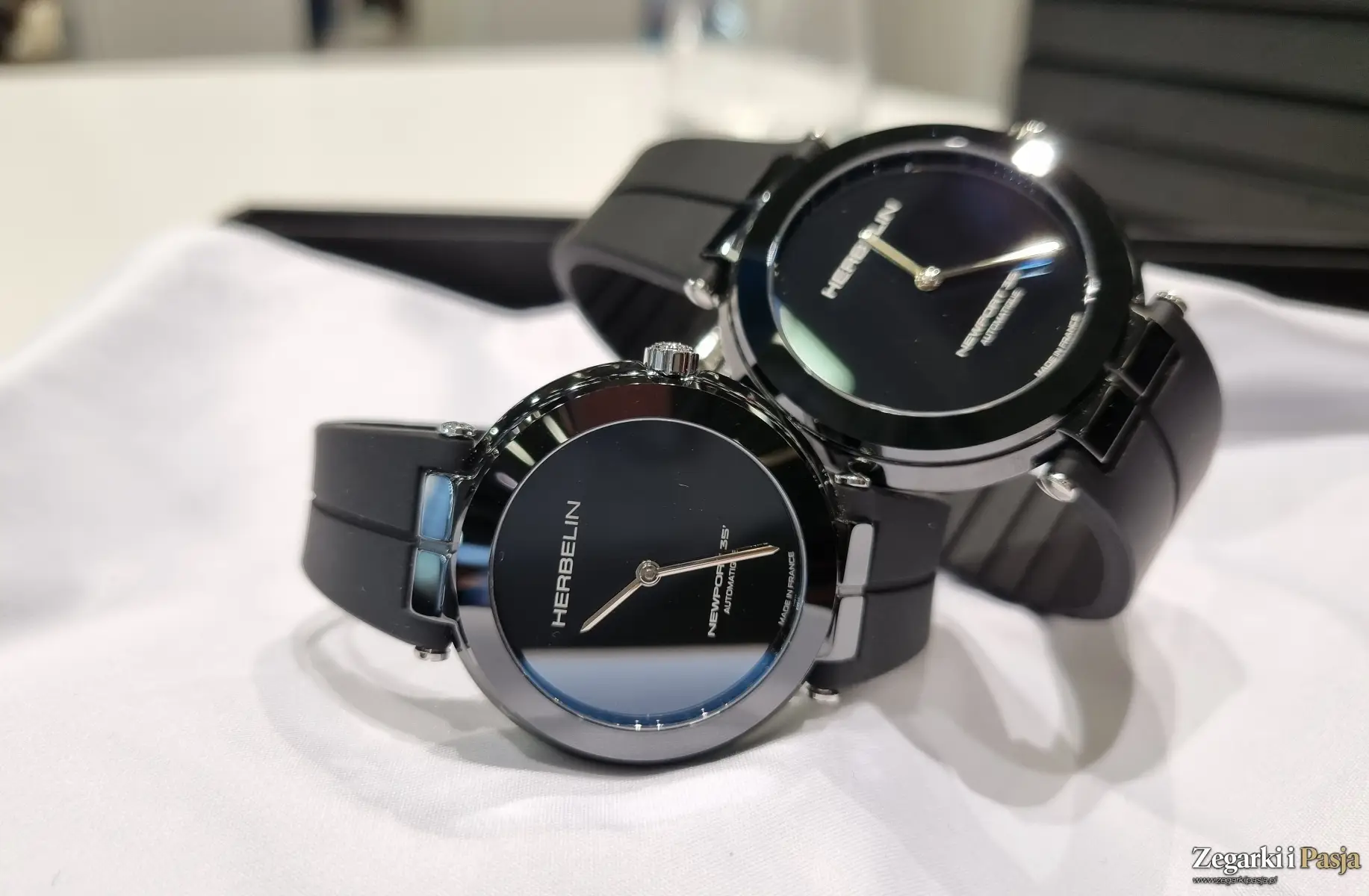 Herbelin Newport Céramique 35th Anniversary. Jubileuszowa reinterpretacja tradycji