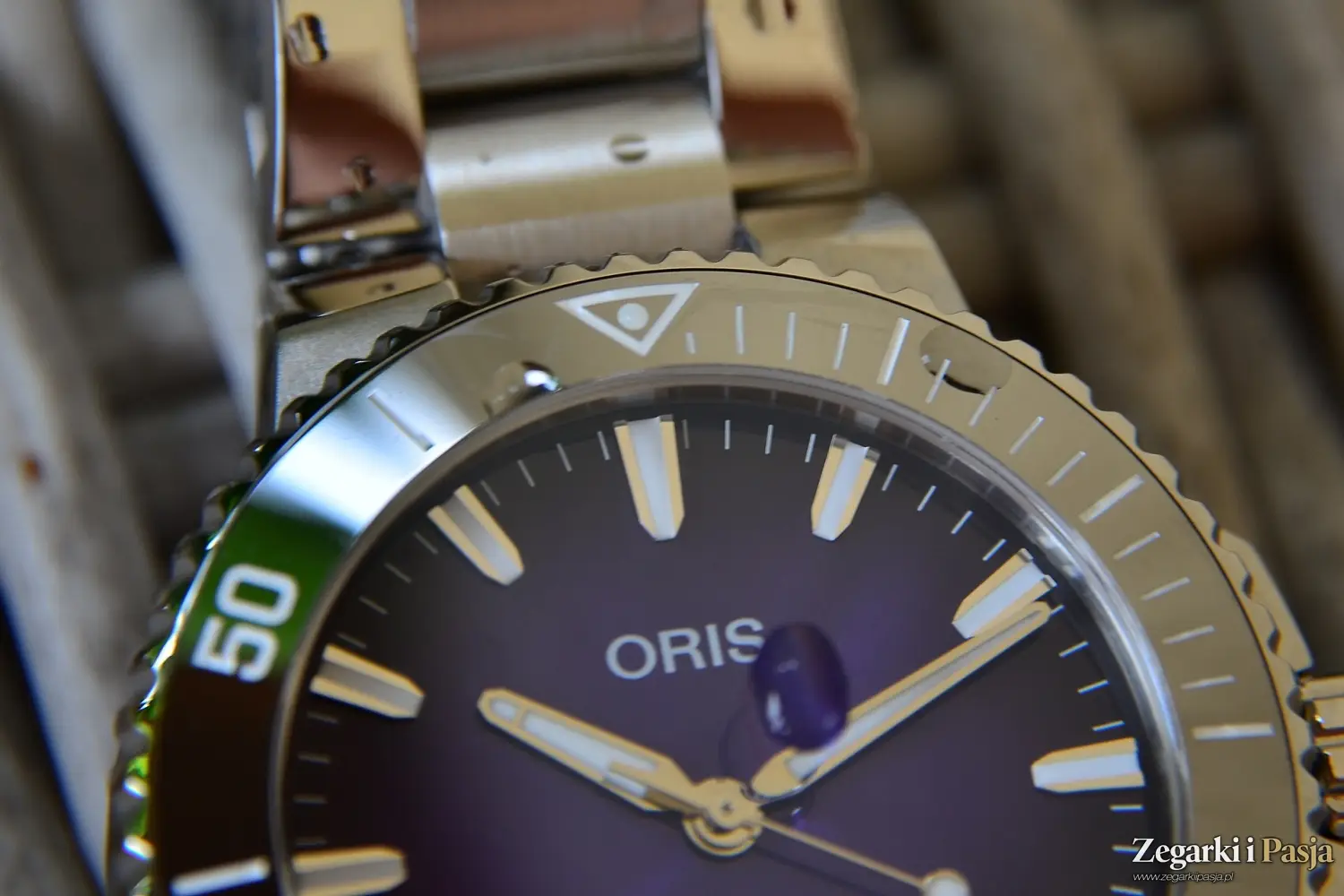 Recenzja: Oris Aquis Date Taste of Summer 43,5 mm