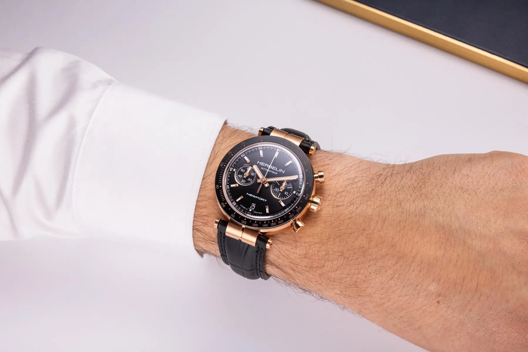 Herbelin Newport Chronograph Héritage. Morski styl i ponadczasowa elegancja