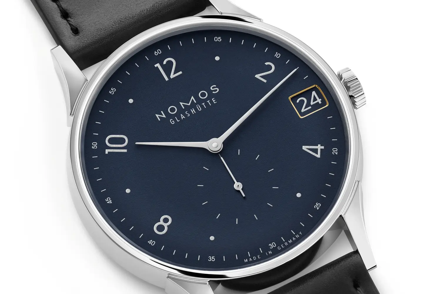 Nomos Minimatik 39 Date. Większa koperta zegarka i odświeżony wygląd tarczy