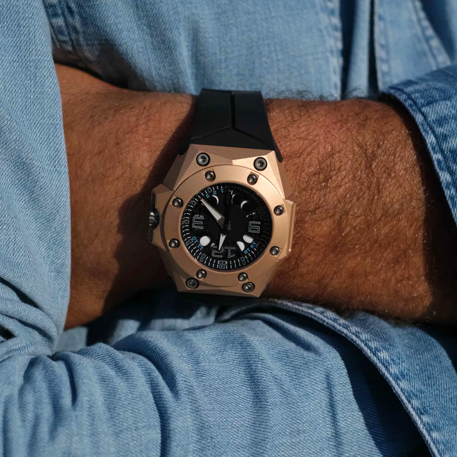 Linde Werdelin Oktopus Moon Gold Black Ink