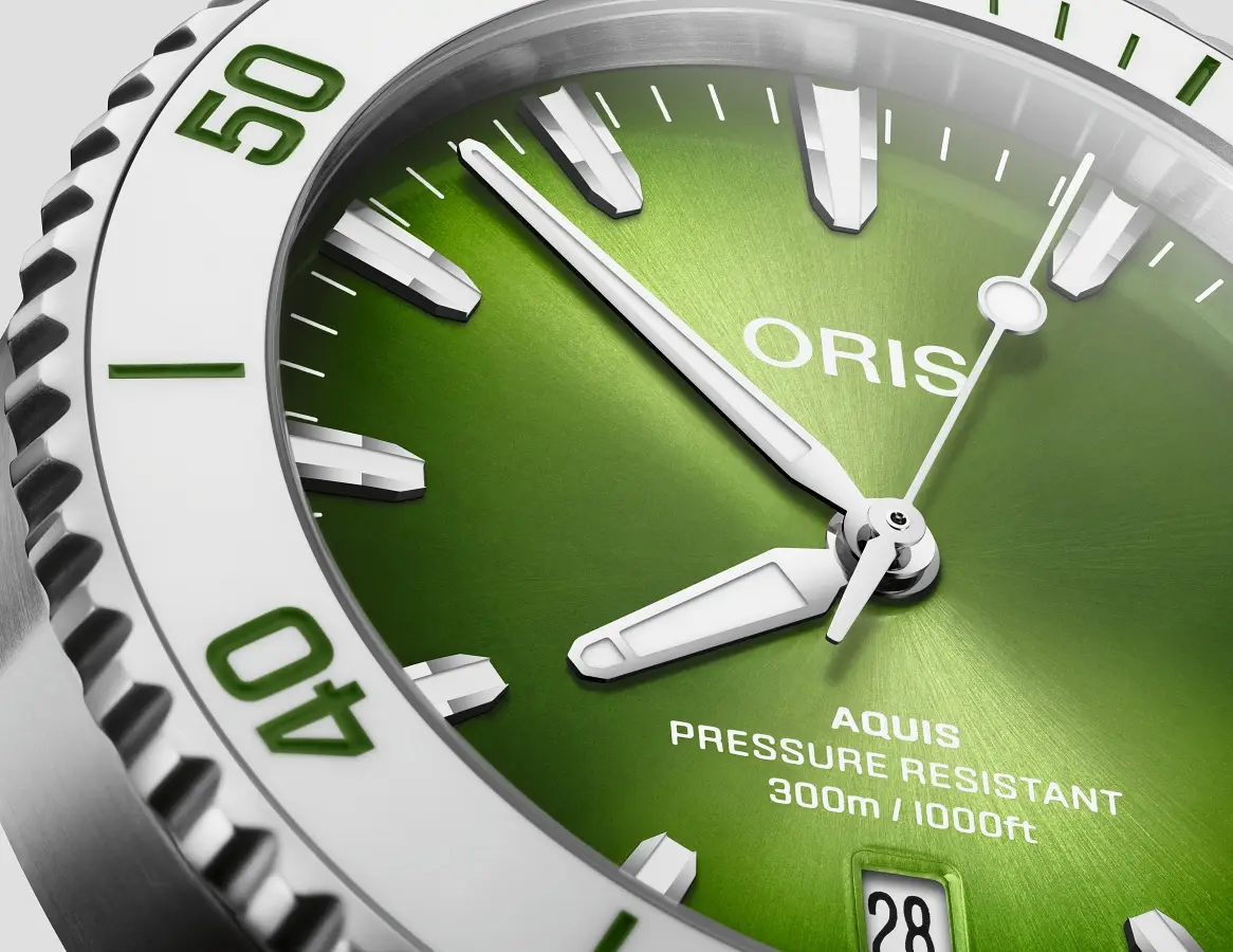 Oris Aquis Date 41.5 mm Taste of Summer