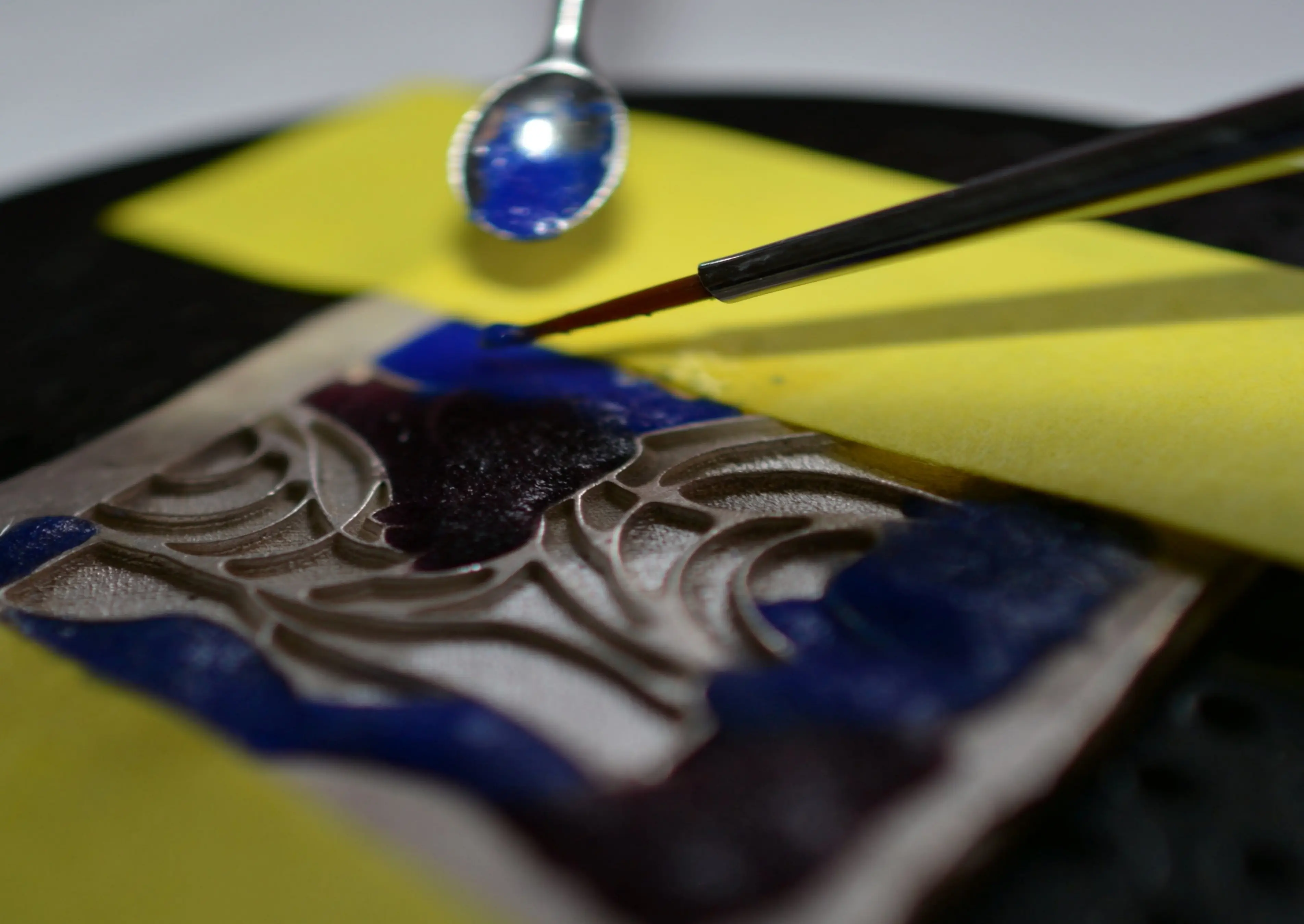 Rozmowa z Ewą Buksą – polską emalierką – o tajnikach pracy, drodze zawodowej i tworzeniu emaliowanych tarcz zegarków