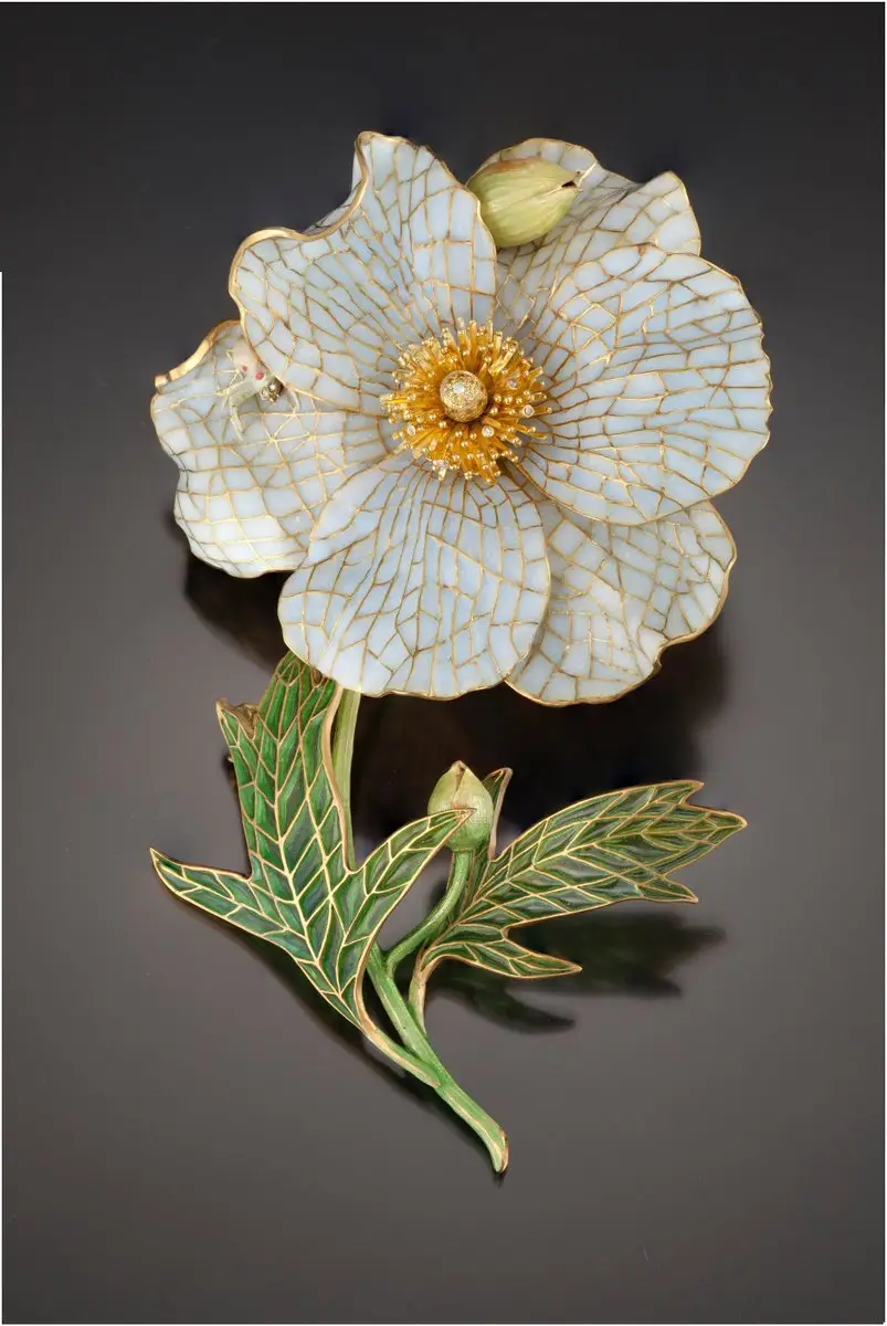 Rozmowa z Ewą Buksą – polską emalierką – o tajnikach pracy, drodze zawodowej i tworzeniu emaliowanych tarcz zegarków