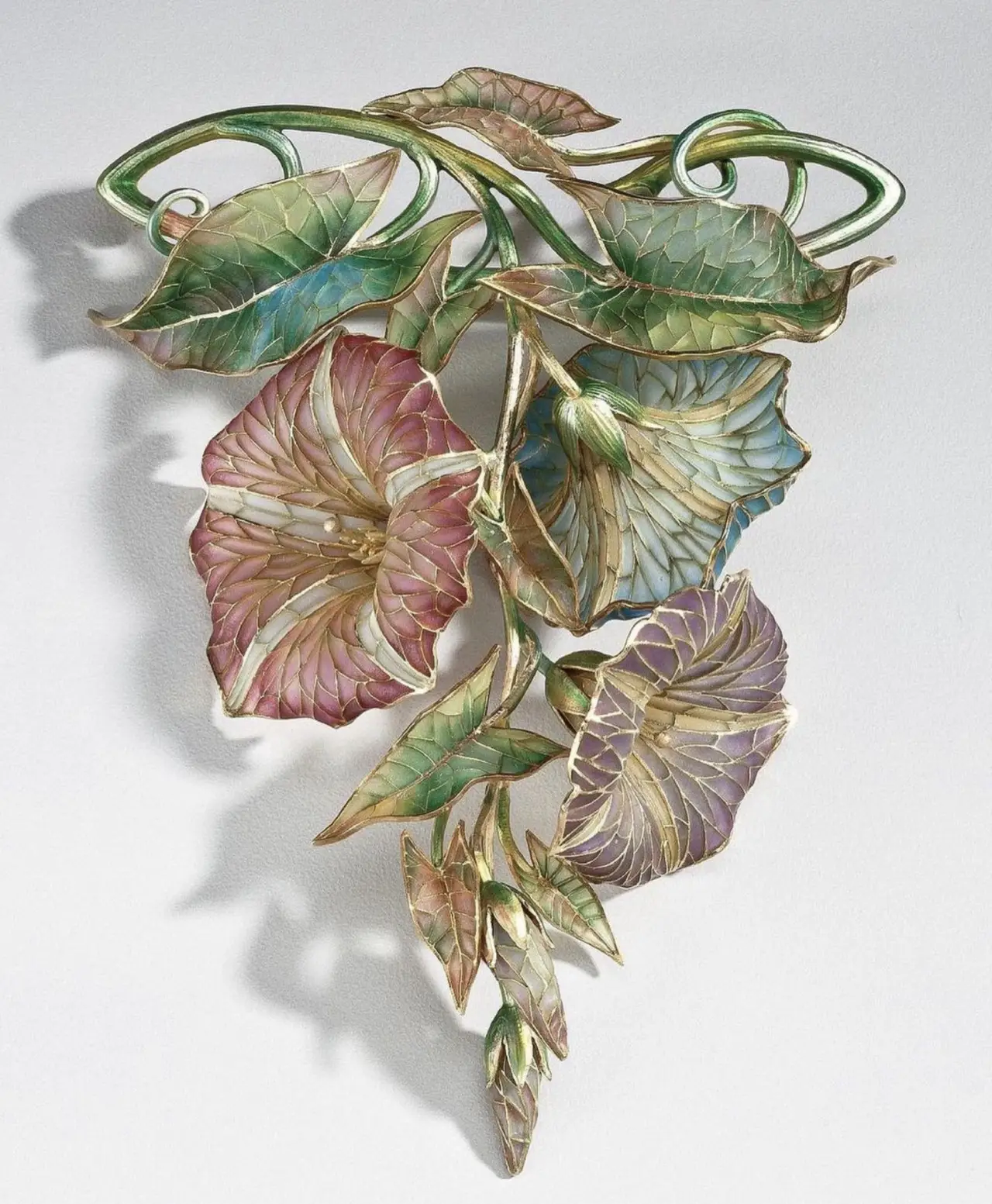 Rozmowa z Ewą Buksą – polską emalierką – o tajnikach pracy, drodze zawodowej i tworzeniu emaliowanych tarcz zegarków