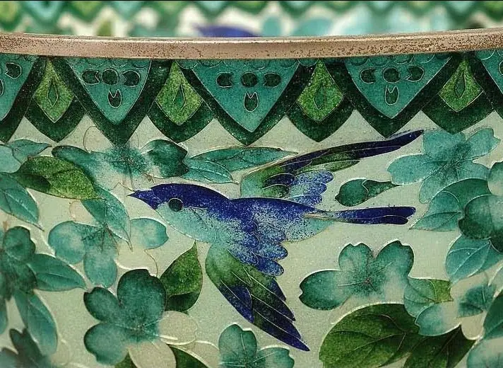 Rozmowa z Ewą Buksą – polską emalierką – o tajnikach pracy, drodze zawodowej i tworzeniu emaliowanych tarcz zegarków