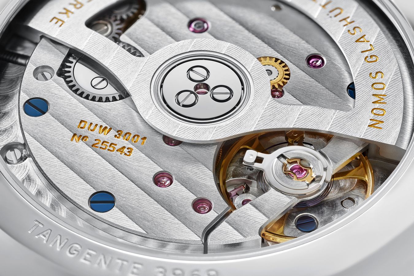 Zegarek Nomos Tangente Neomatik 39 zdobywa nagrodę iF Award 2023 za smukłą elegancję