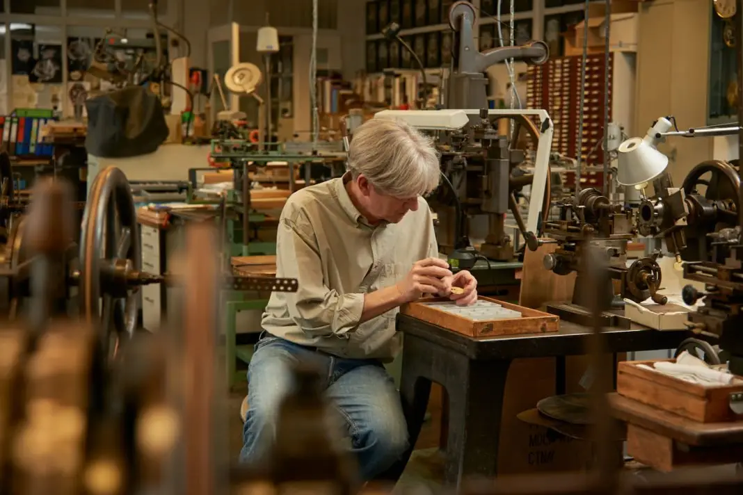 Artysta - wizjoner Jochen Benzinger. Unikalne podejście do sztuki zegarmistrzowskiej