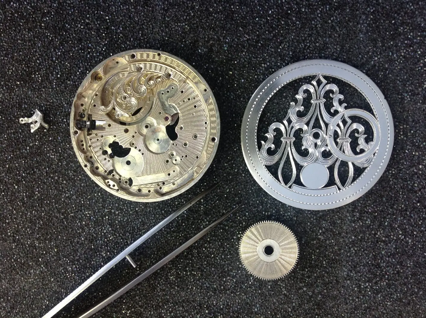 Artysta - wizjoner Jochen Benzinger. Unikalne podejście do sztuki zegarmistrzowskiej