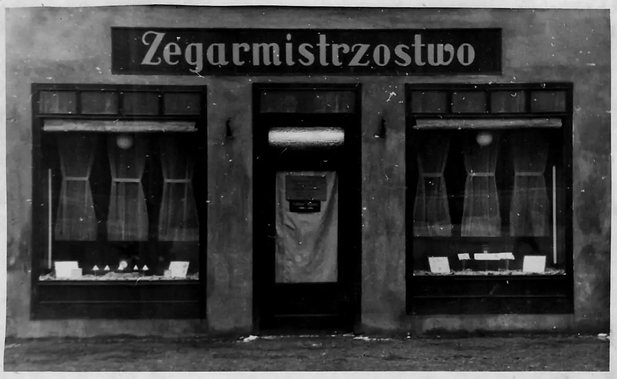 Zakład zegarmistrzowski w Inowrocławiu, ok. 1960 rok – z archiwum autora