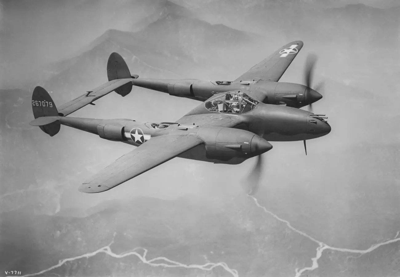 Premiera: Luminox Air Pilot P-38 Lightning 9520 Series