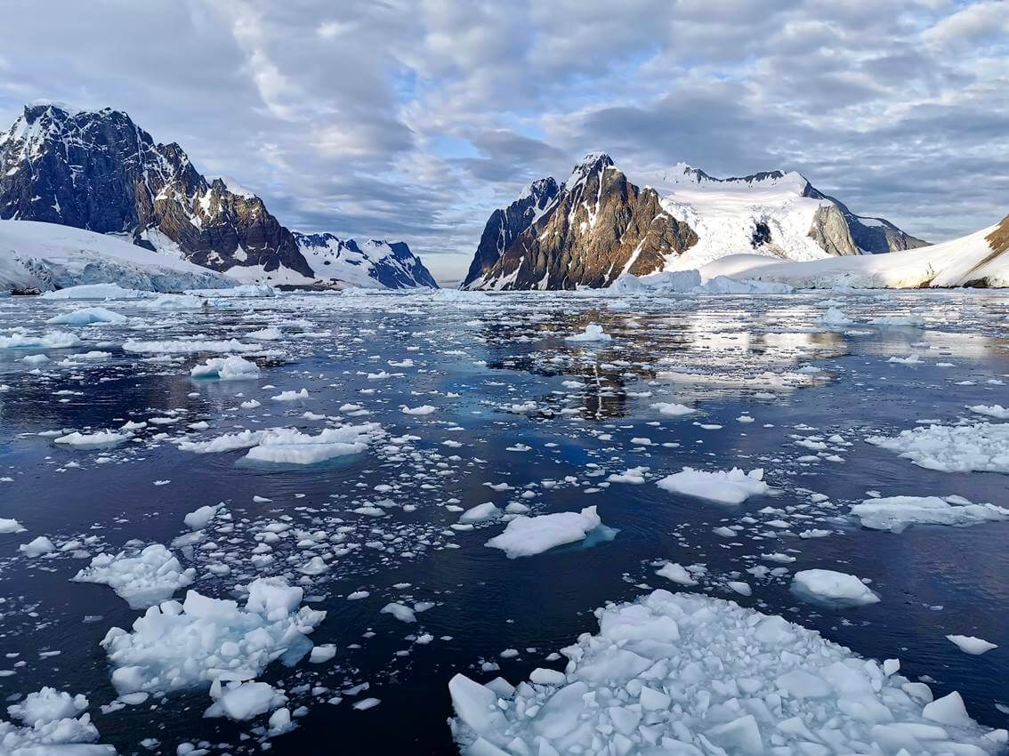 Delma Oceanmaster Antarctica – upamiętnienie 200-lecia odkrycia Antarktydy