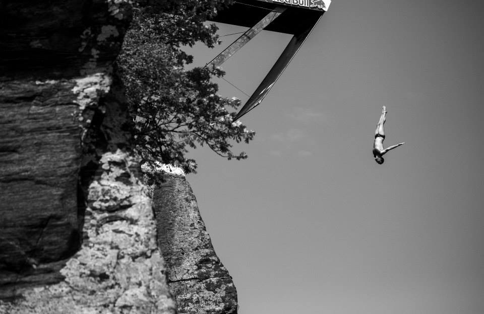  Cliff Diving. Współpraca Red Bull i Maurice Lacroix
