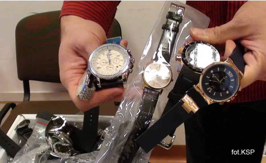 Podrabiane zegarki z Wólki Kosowskiej