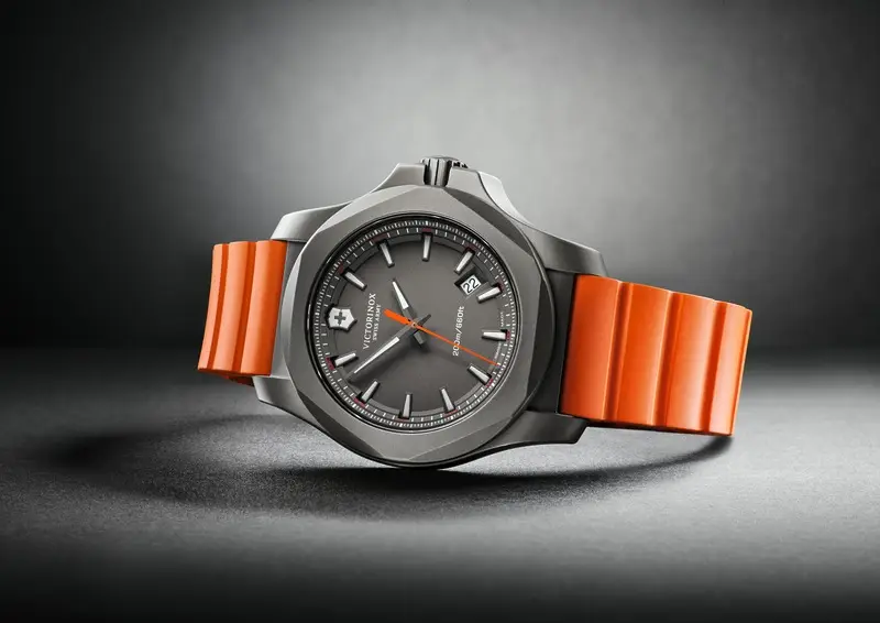 I.N.O.X. Titanium – flagowy zegarek w nowej odsłonie