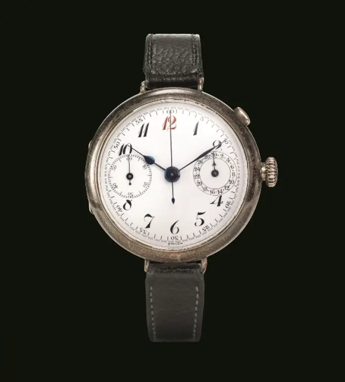 1915 - Zegarek naręczny z niezależnym przyciskiem do obsługi funkcji stopera