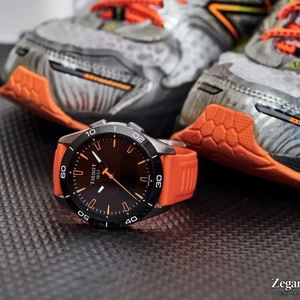 Instagram - W nasze ręce trafił zegarek T-Touch Connect Sport - najnowszy smartwatch firmy Tissot @tissot_official , kontynuator serii...