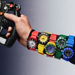 Instagram - Kolekcja zegarków marki TAG Heuer @tagheuer , mająca swój debiut w 1986 roku, ponownie wraca na rynek, stanowiąc dla wielu...