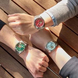 Instagram - Moda na kolory w branży zegarkowej nie przemija