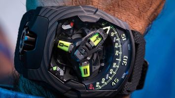 Urwerk UR-220 SL ASIMOV – zegarek prosto z 2077 roku