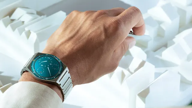 Ressence Type 7. Pierwszy zegarek marki Ressence z funkcją GMT