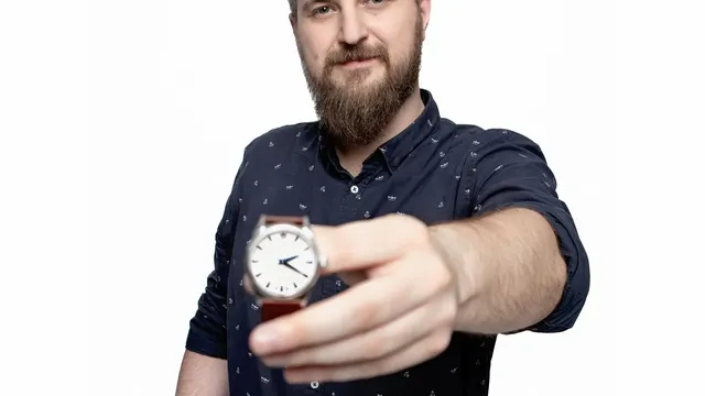 Rozmowa z Maciejem Jaworskim - twórcą kanału „Szafirowe Szkiełko” o zegarkach na YouTube