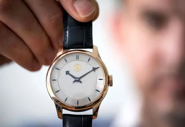 HULSMAN Marie-Elise. Pierwszy zegarek naręczny w pełni wykonany w Holandii!