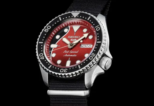 SEIKO 5 Sports Brian May „Red Special” Limited Edition