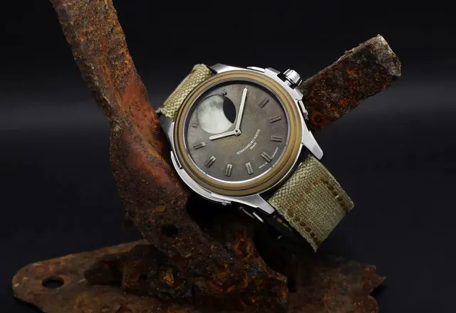 Schaumburg Urbanic Moon Crater – zegarek nie z tej ziemi