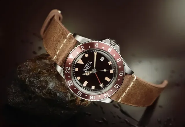 DAVOSA Vintage Diver Quartz z funkcją wskazań 2-giej strefy czasowej