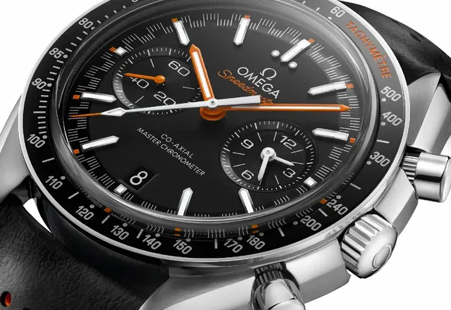 OMEGA Speedmaster Automatic z odświeżoną wersją tarczy typu „Racing Dial”