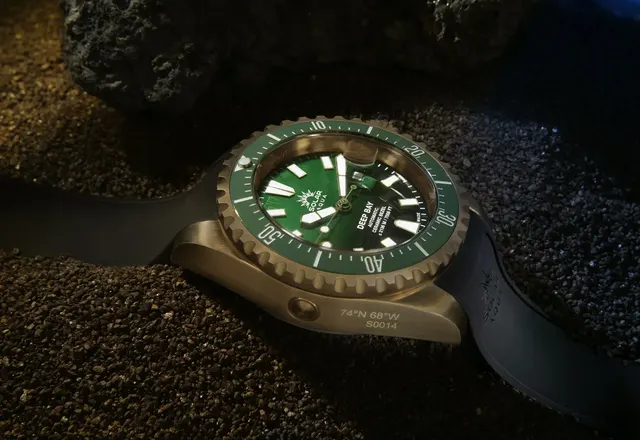 Solar Aqua Deep Bay Bronze. Koperta z brązu i wodoszczelność do 2 136 metrów