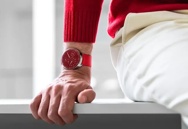 Ressence Type 1 Slim Red – mniej znaczy więcej