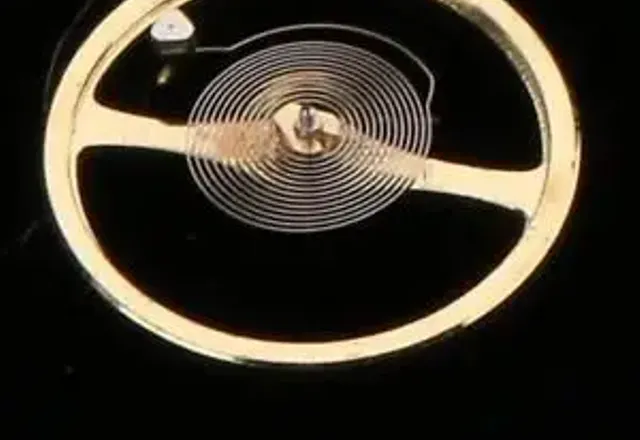 1919 - Sprężyna włosowa wykonana z Elinwar’u