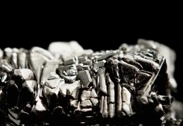 POWERLITE® – nowy materiał dla kopert zegarków Maurice Lacroix