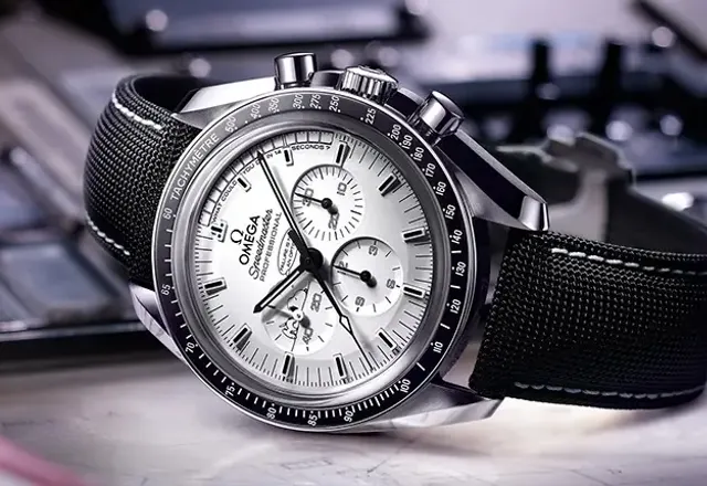 OMEGA Speedmaster Apollo 13 Silver Snoopy Award