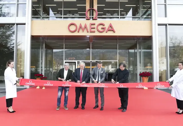 Omega z nową fabryką! Marka z dumą prezentuje fabrykę w szwajcarskim Bienne