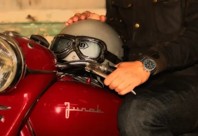 Davosa „Junak” – dwa modele zegarków z logo legendarnego motocykla