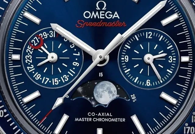 OMEGA Speedmaster Moonwatch Moonphase Master Chronometer